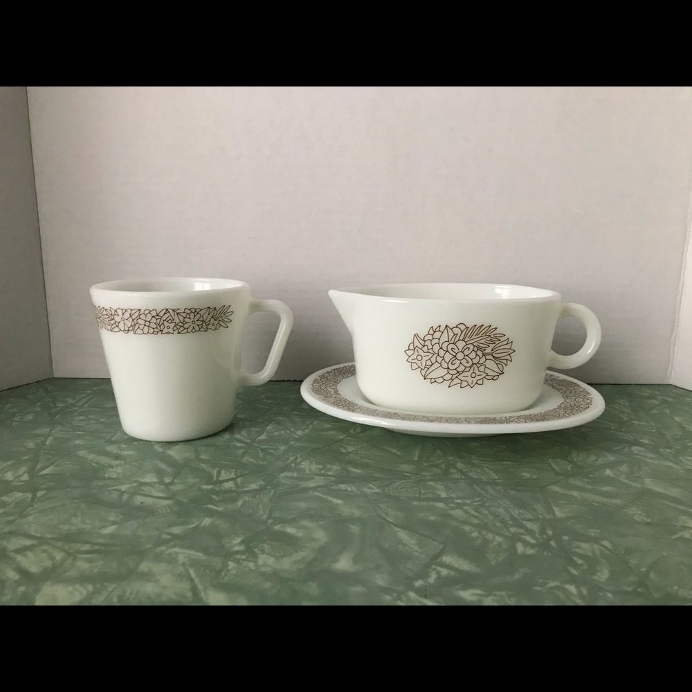 Vintage woodland Pyrex lot